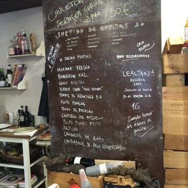Casa Delapio pizarra con las recomendaciones